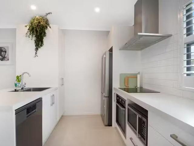 House for rent in Oratia