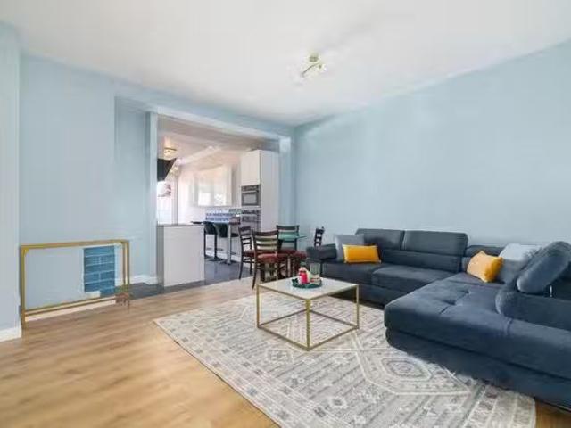 Apartment for rent in Scotch Estate, Greater London