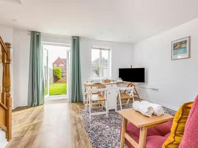 Apartment for rent in Littlecote, West Sussex