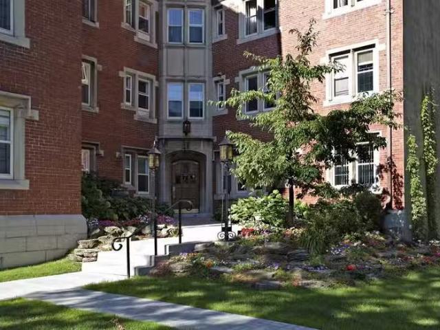 Condo for rent in Westmount, Quebec