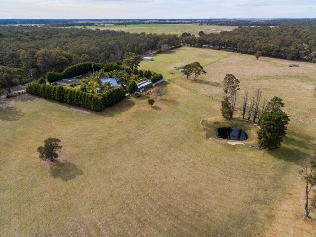 Cottage for sale in Stradbroke, Victoria