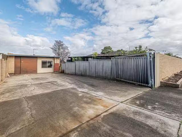 House for rent in Kelmscott, Western Australia