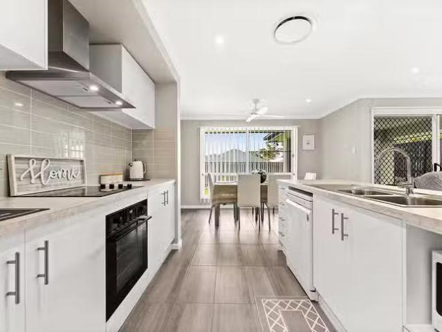 House for rent in Highfields, Queensland