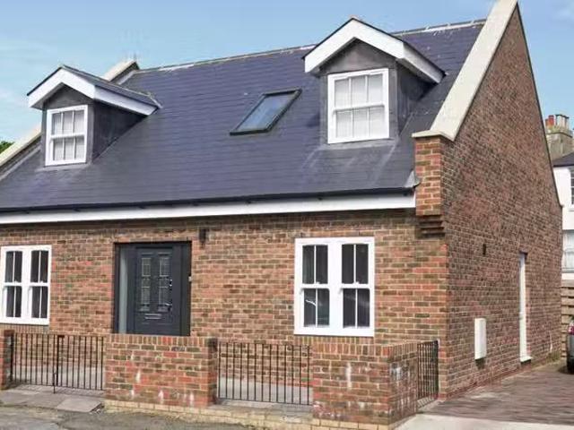 House for rent in Worth, Ash