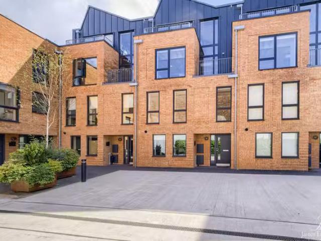 House for rent in South Lane, West Yorkshire