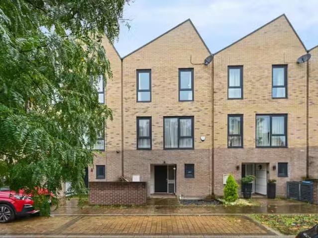 House for rent in Lane, Greater London