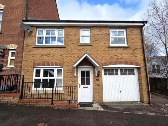 House for rent in London Borough of Hounslow, Hanworth