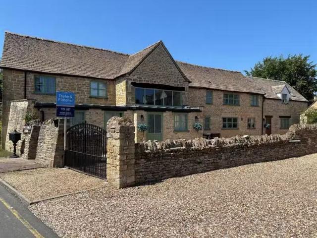 House for rent in Fossebridge, Gloucestershire