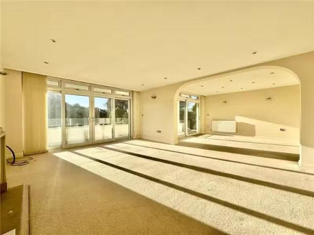 Apartment for rent in Canford Cliffs, Poole