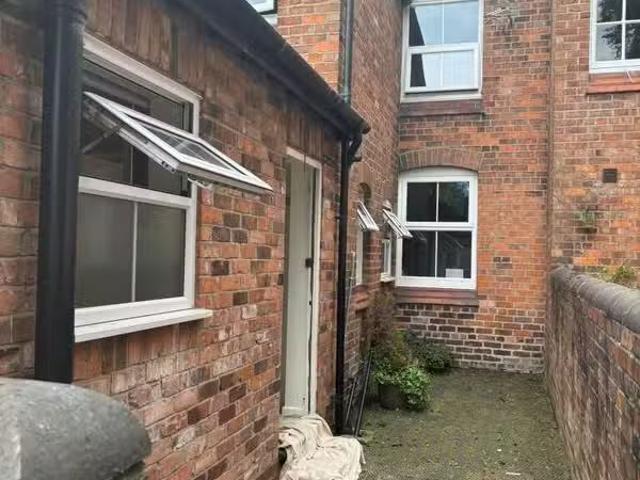 House for rent in Roundshaw, Greater London