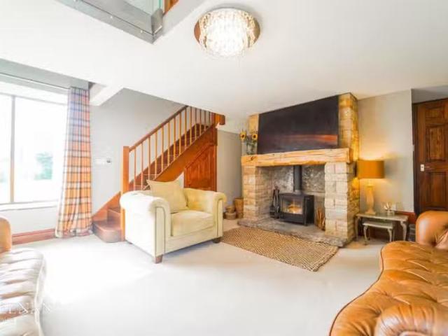 House for rent in Featherstone, Streethouse