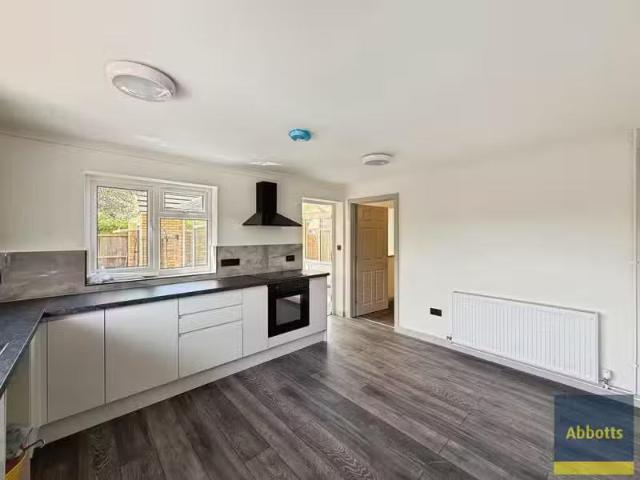 House for rent in New Barnet, Greater London