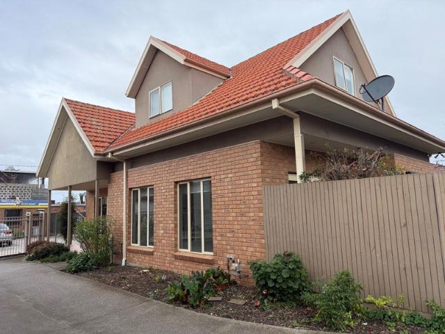 Townhouse for rent in Camerons Creek, Victoria