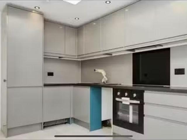 House for rent in How Wood, Five Acres