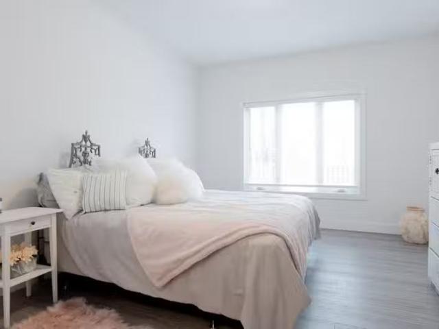 Condo for rent in Plympton–wyoming, Ontario