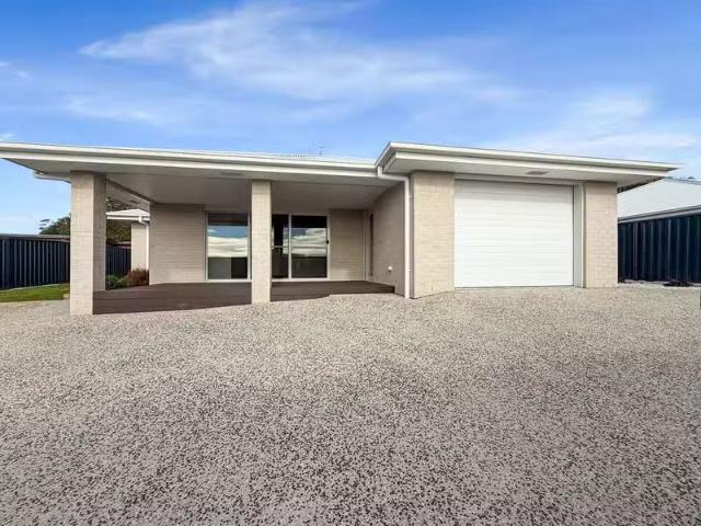 House for rent in Sulphur Creek, Tasmania