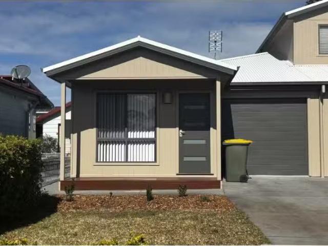 House for rent in Lake Haven, New South Wales