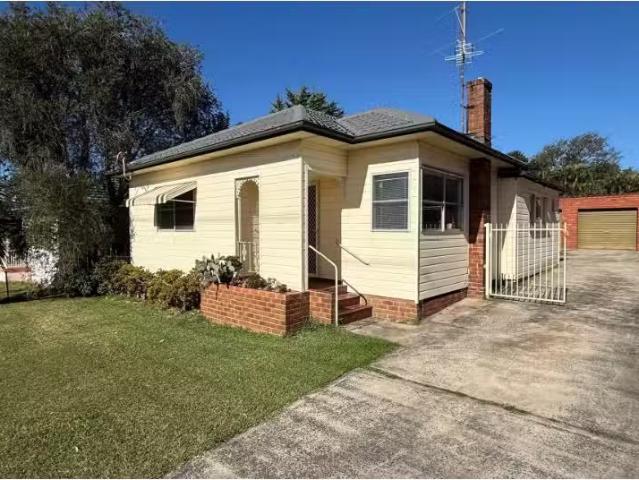 House for rent in Wollongong West, New South Wales