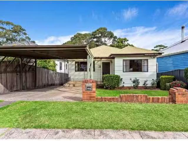House for rent in Wollongong West, New South Wales