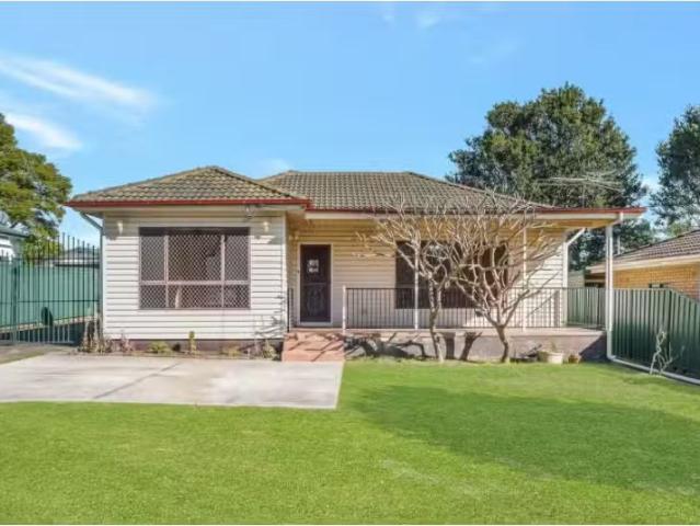 House for rent in Leumeah, Sydney