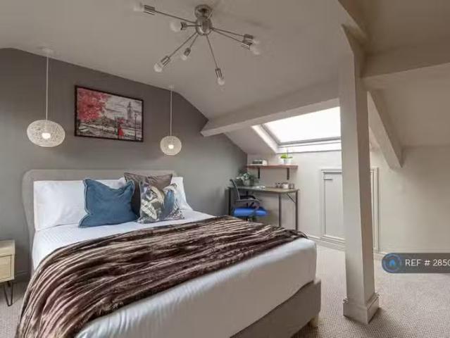 House for rent in Milnsbridge, West Yorkshire