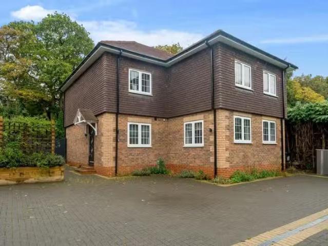 House for rent in Fole, Surrey