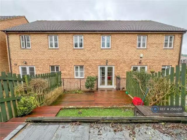 House for rent in Kingswood