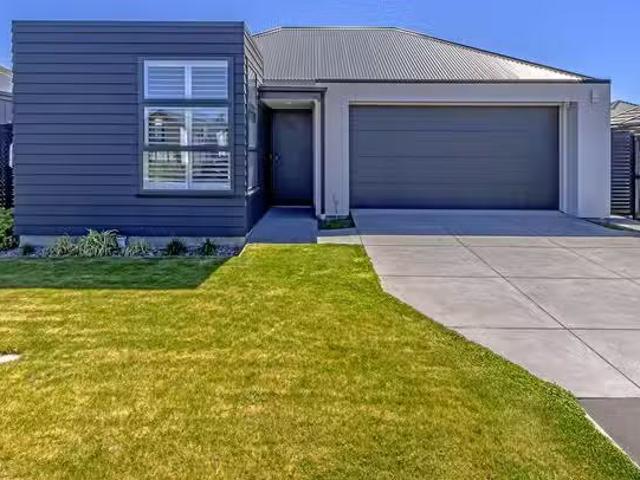 House for rent in Chaslands, Canterbury