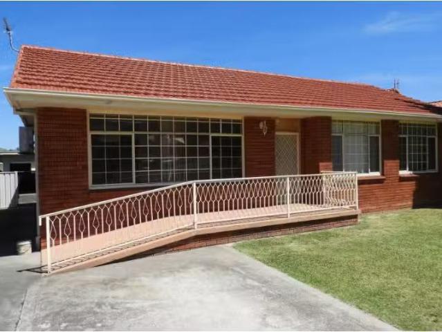 House for rent in Wollongong West, New South Wales