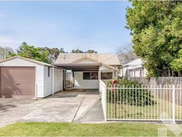 House for rent in Wollongong West, New South Wales