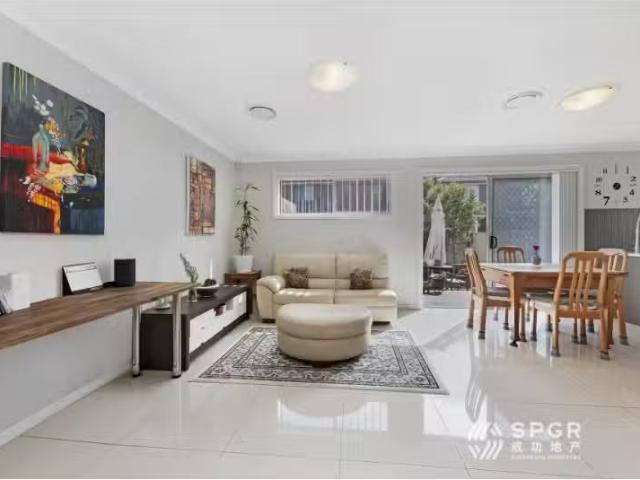 Condo for rent in Woodcroft, Sydney