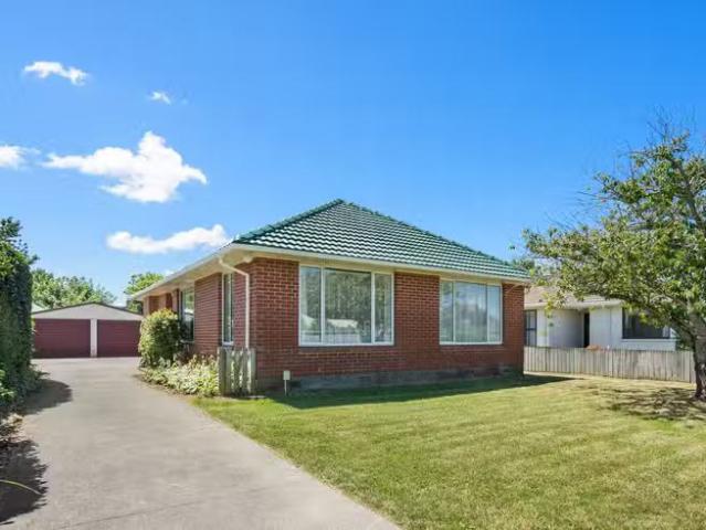 House for rent in Chaslands, Canterbury
