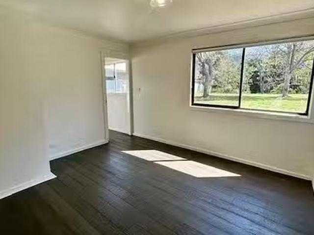 House for rent in Wollongong West, New South Wales