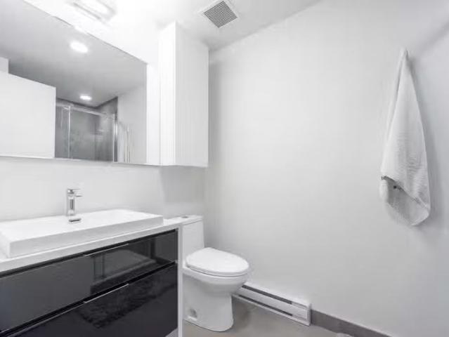 Condo for rent in St. Leonard's, Quebec