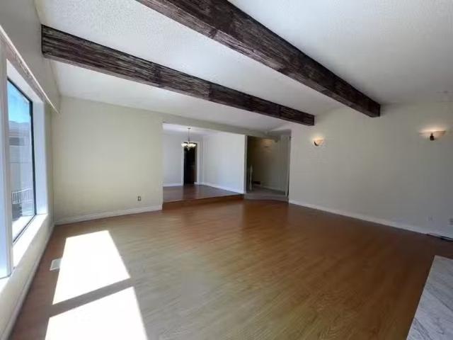 Condo for rent in Surrey, British Columbia