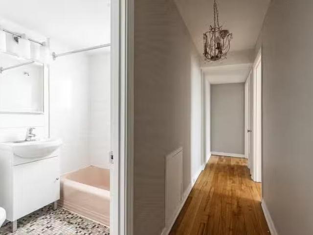 Condo for rent in St. Leonard's, Quebec