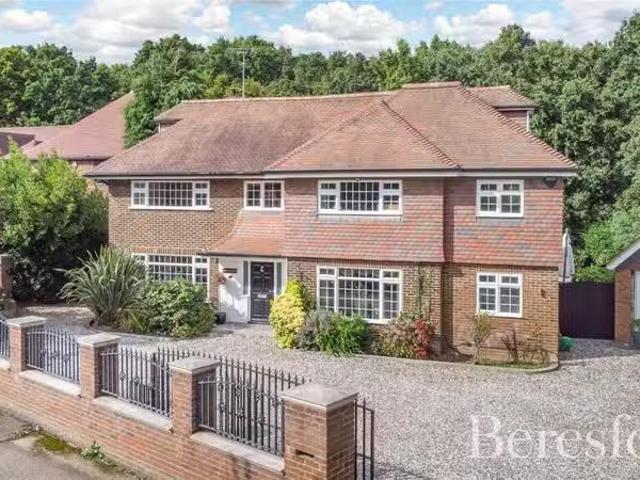 House for rent in Navestock Side, Essex