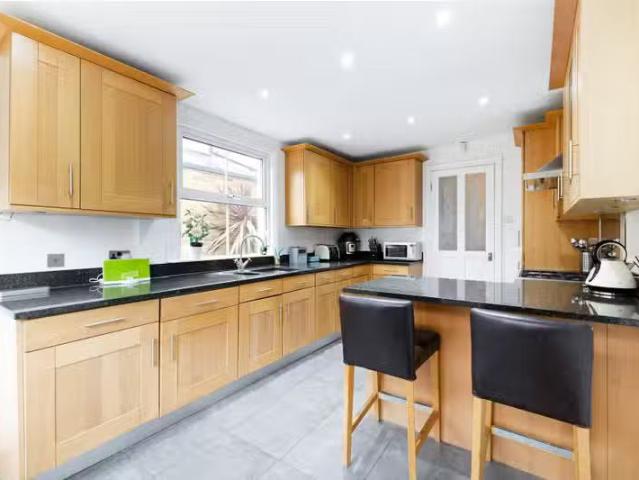Apartment for rent in Twickenham, Greater London