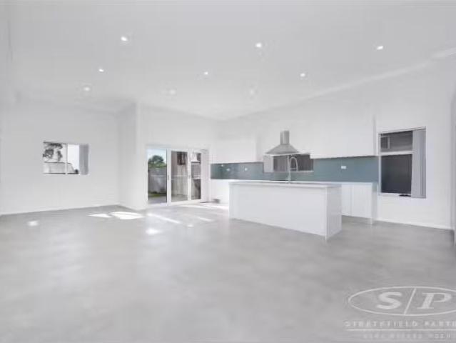House for rent in Lurnea, Sydney