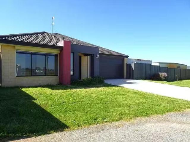 House for rent in Caversham, Western Australia