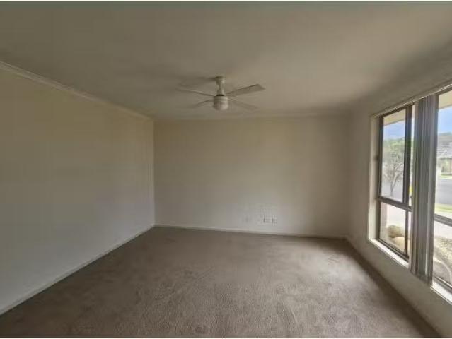 House for rent in West Nowra, New South Wales