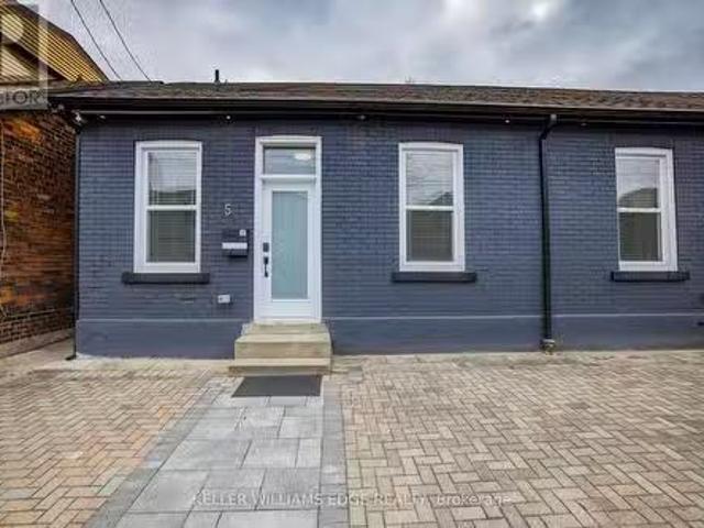 House for rent in Ancaster, Ontario