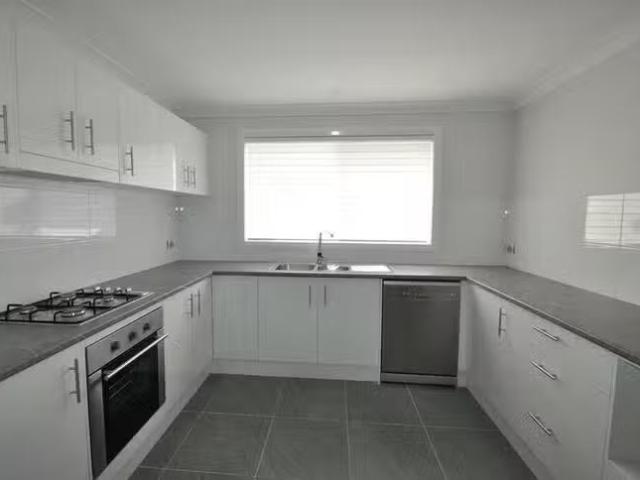 House for rent in Brisbane Grove, New South Wales