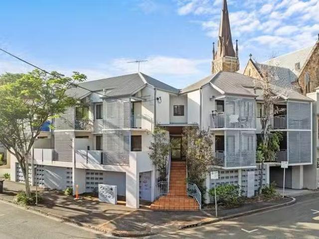 Apartment for rent in Toombul, Queensland