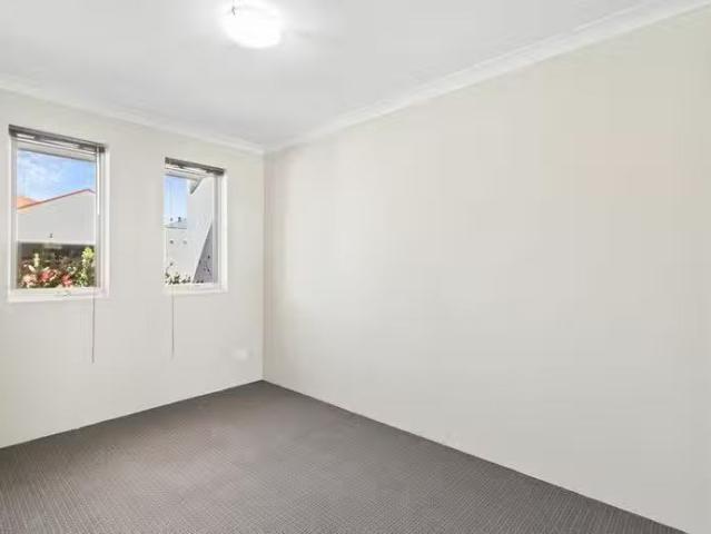 House for rent in Kwinana Town Centre, Western Australia