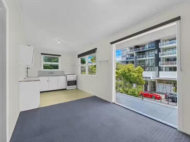 Apartment for rent in Toombul, Queensland