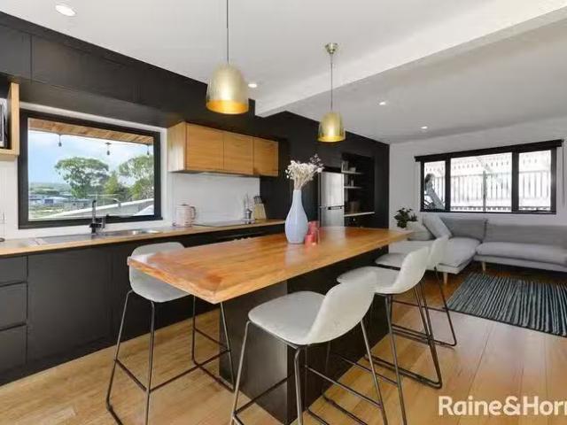 House for rent in Dodges Ferry, Tasmania