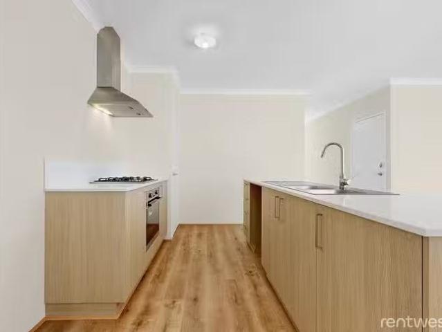 House for rent in Champion Lakes, Western Australia