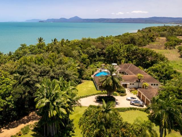 Villa for sale in Rocky Point, Queensland