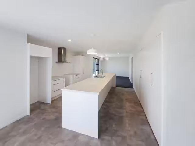 House for rent in Chaslands, Canterbury